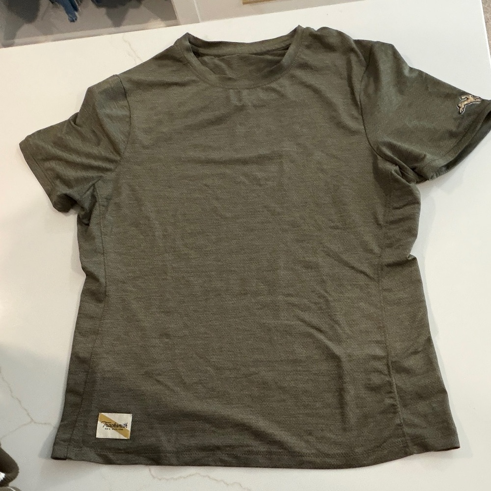 Tracksmith women session tee beetle green small